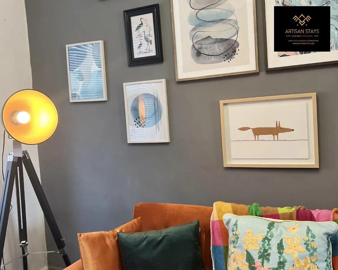 Vintage Vibes By Artisan Stays In Southend-On-Sea I Weekly Or Monthly Stay Offer I Pvt Parking I Sleeps 5 Holiday home