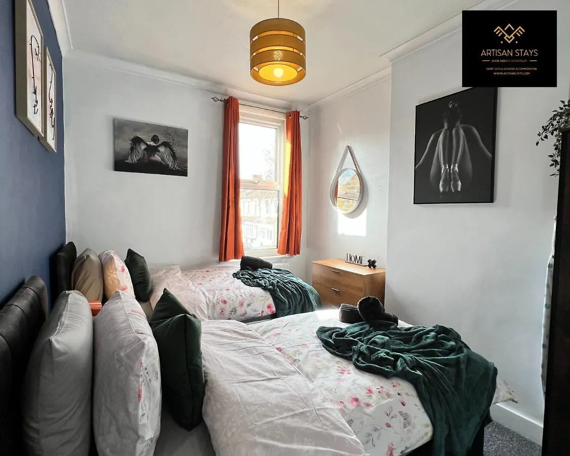 Vintage Vibes By Artisan Stays In Southend-On-Sea I Weekly Or Monthly Stay Offer I Pvt Parking I Sleeps 5 United Kingdom