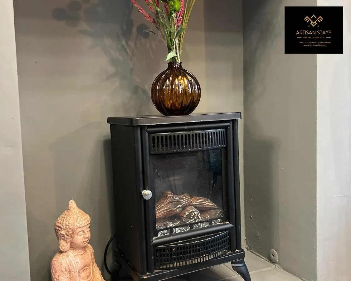 Vintage Vibes By Artisan Stays In Southend-On-Sea I Weekly Or Monthly Stay Offer I Pvt Parking I Sleeps 5 0*,
